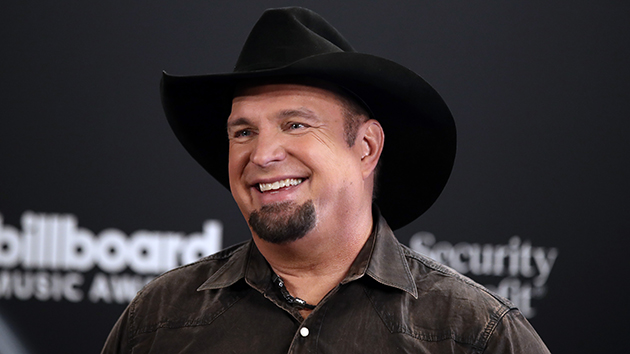 WEIS Radio | Local &amp; Area News, Sports, &amp; Weather » Garth Brooks  reevaluating remainder of 2021 Stadium Tour